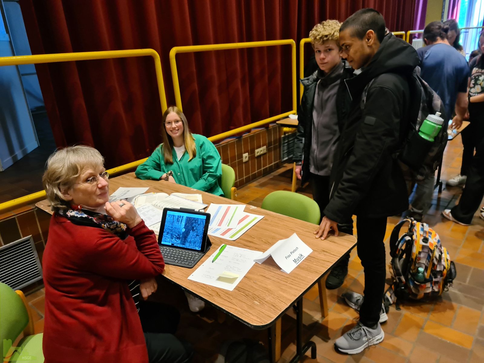 Reges Treiben in der Aula