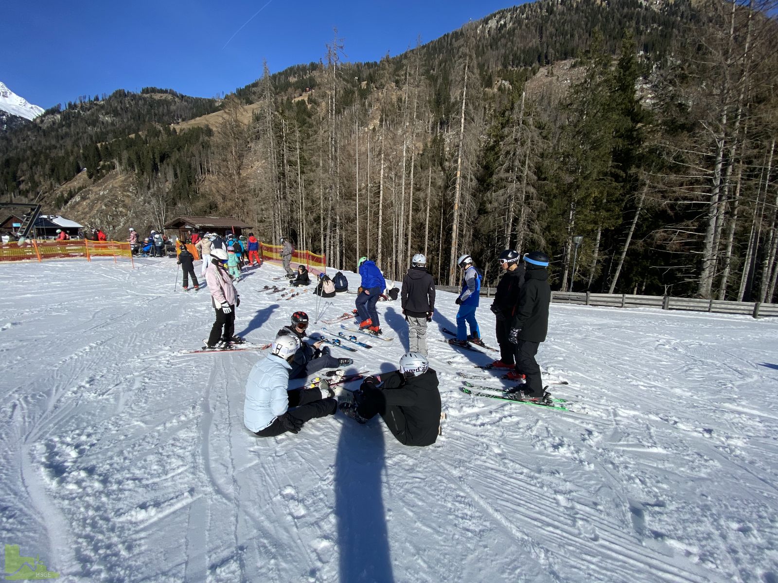 Auffi aufn Berg und runter mit de Ski