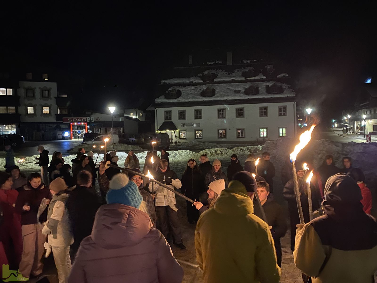 Auffi aufn Berg und runter mit de Ski