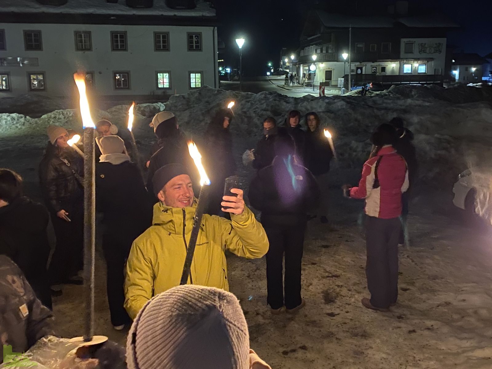 Auffi aufn Berg und runter mit de Ski