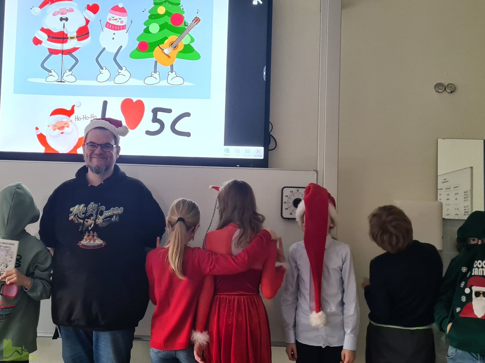 Ein festliches Weihnachtskonzert in der 5c: Talente, Zusammenhalt und weihnachtliche Stimmung